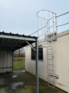 Vérification maintenance entretien échelle crinoline