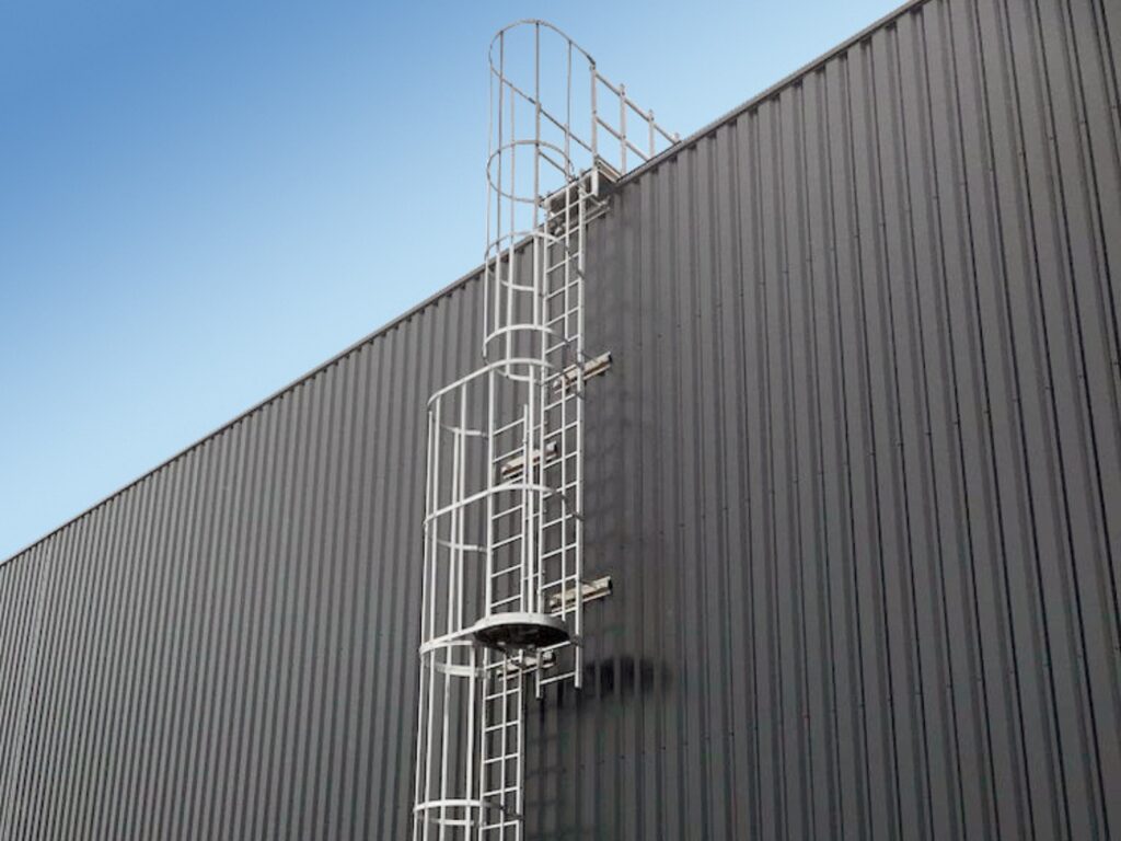 Entretien des échelles à crinoline