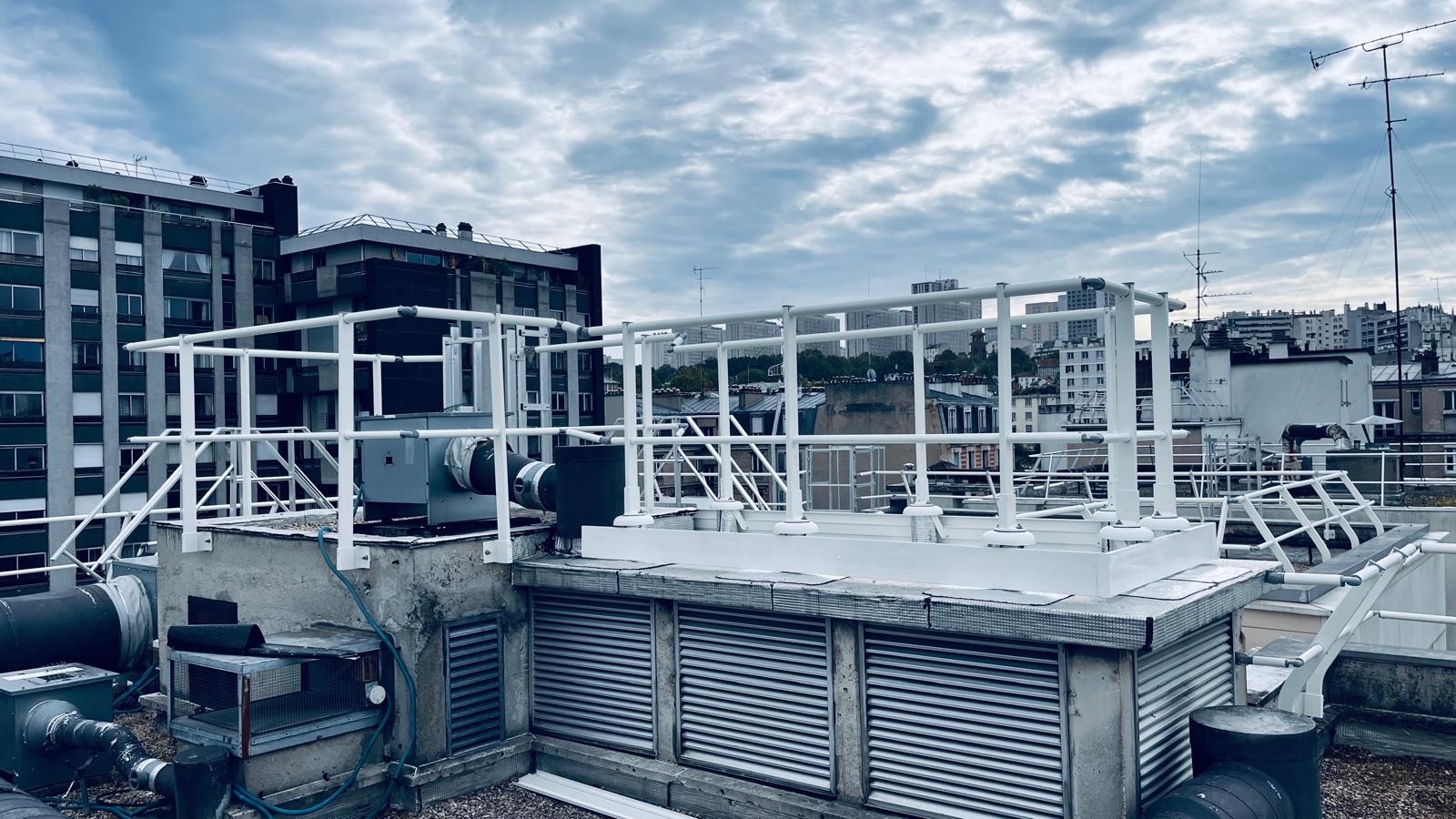 Maintenance des équipements antichute fixes