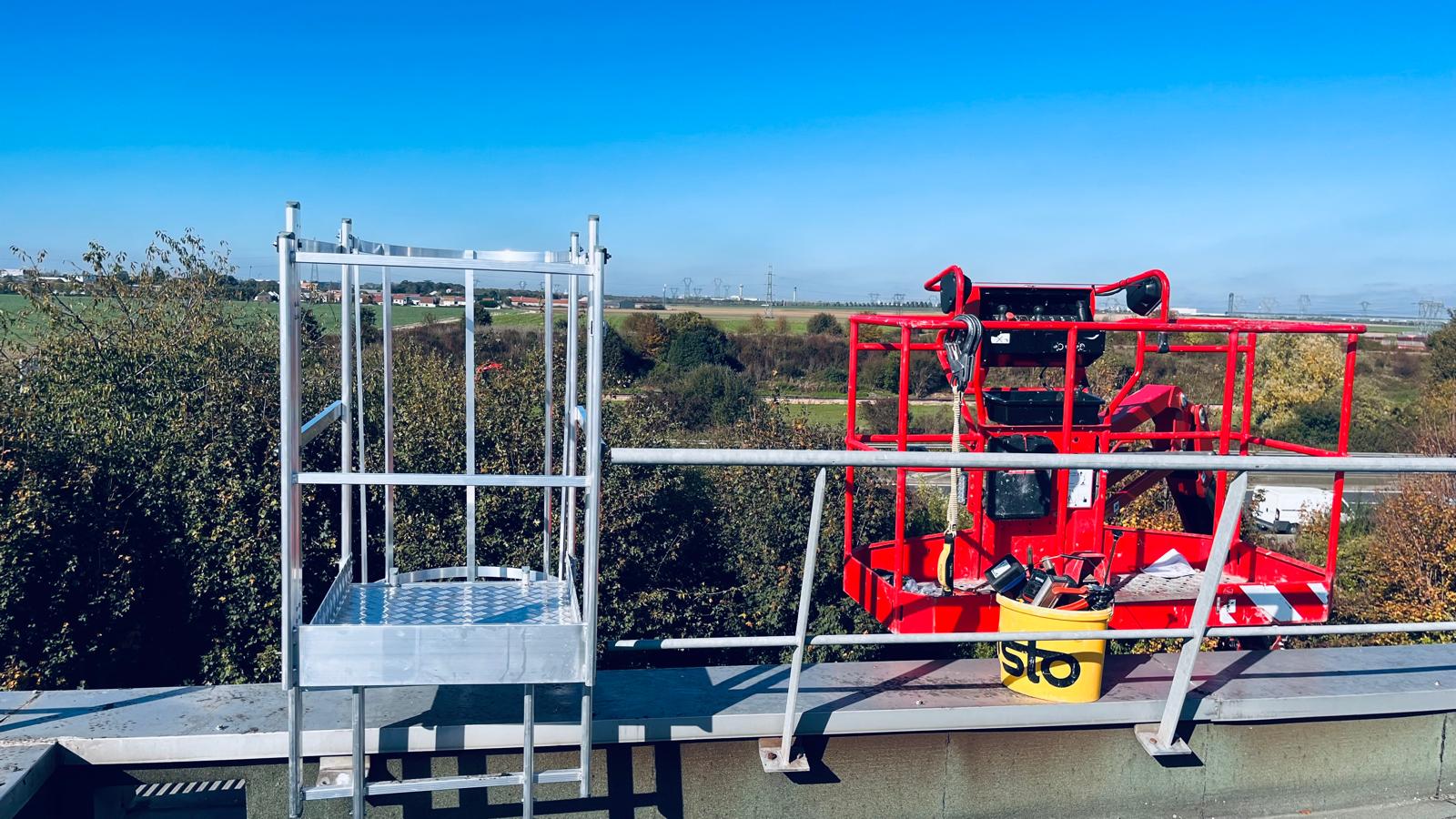 Maintenance des équipements anti-chute fixes
